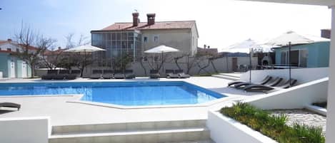 Outdoor pool, a heated pool