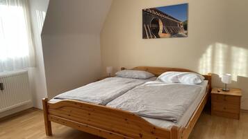 1 bedroom, iron/ironing board, free WiFi, bed sheets