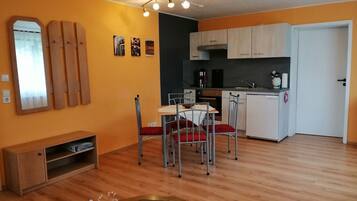 Apartment | Private kitchen | Fridge, oven, stovetop, coffee/tea maker