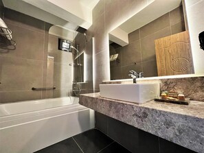 Deep-soaking bathtub - 1774 Kazdagi Termal Otel (Edremit)