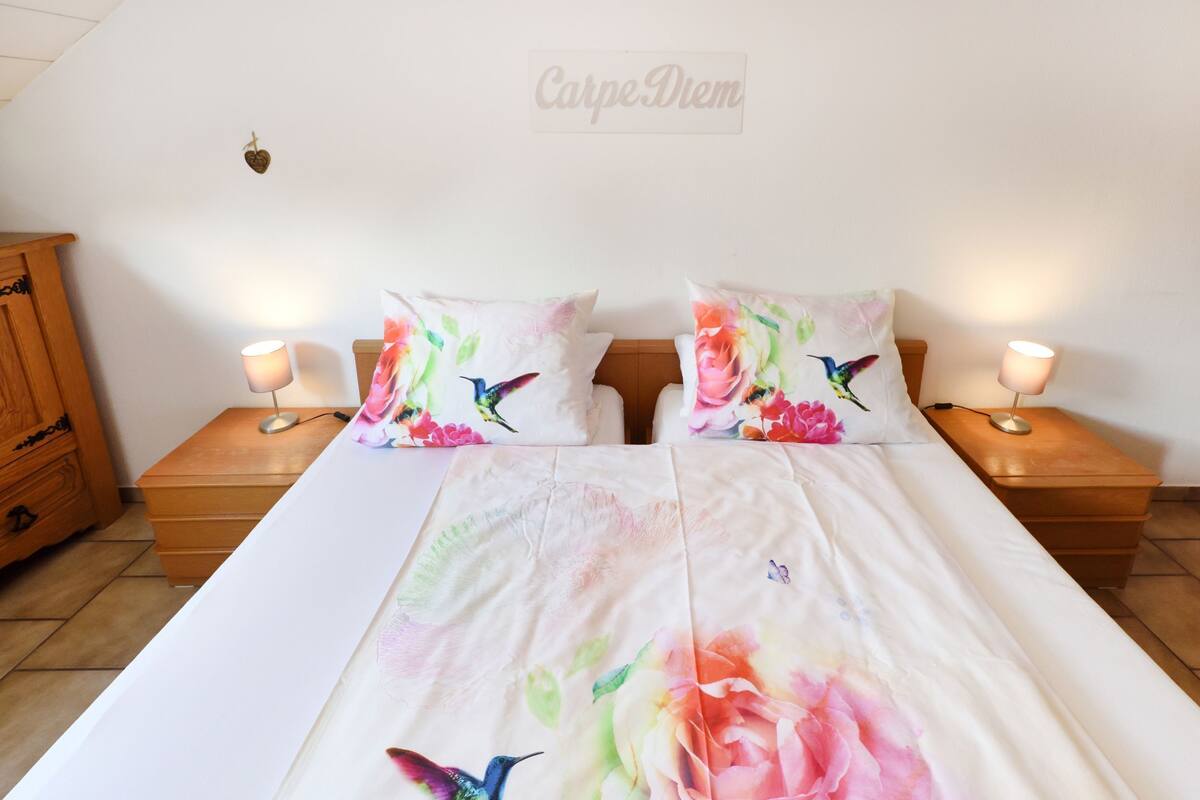 Apartamento, balcón | 1 dormitorio, caja fuerte, ropa de cama
