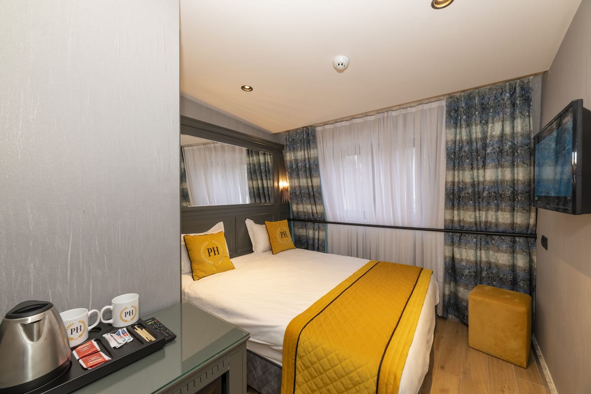 Premium bedding, minibar, in-room safe, desk
