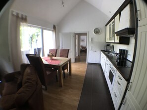 House | Private kitchen | Fridge, microwave, oven, stovetop - Fewo im Josefinum (Bad Sassendorf)