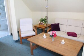 Desk, laptop workspace, free WiFi - Zur Kaiserpfalz (Kaiserpfalz)