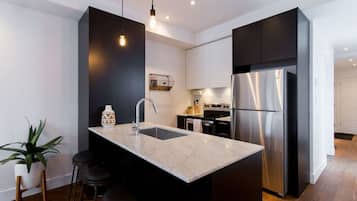 Fridge, microwave, oven, stovetop
