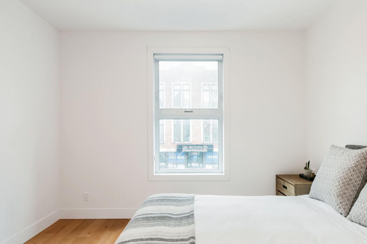 2 bedrooms, desk, iron/ironing board, travel crib