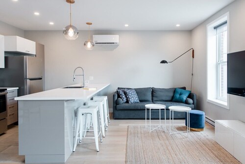 Little Italy - Montreal Contemporary Apartment