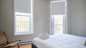 3 bedrooms, desk, iron/ironing board, free WiFi