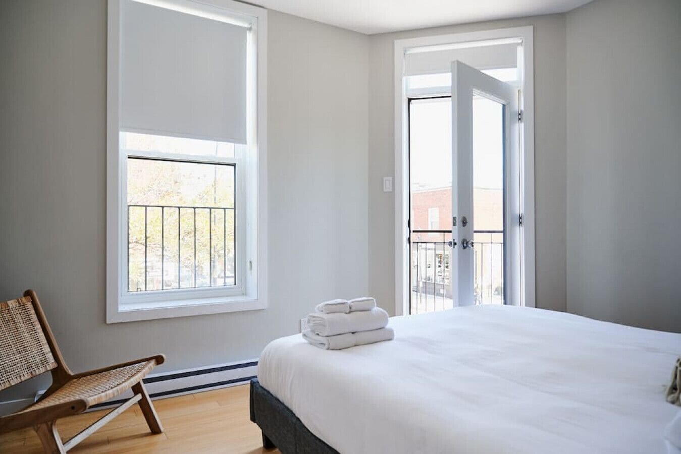 3 chambres, bureau, fer et planche à repasser, accès au Wi-Fi (inclus)