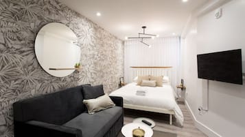 1 habitación, tabla de planchar con plancha, wifi gratis y ropa de cama