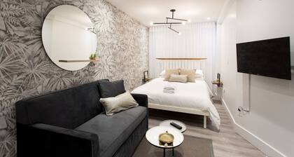 6768 - 102 · Cozy and Fresh Mini Studio with kitchen by Denstays