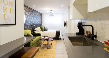 6768 - 104 · Palms Little Italy Studio with full bathroom by Denstays