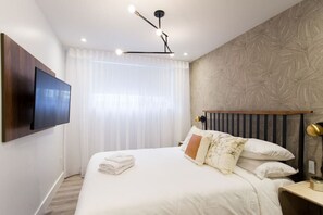 1 habitación, tabla de planchar con plancha, wifi gratis y ropa de cama 