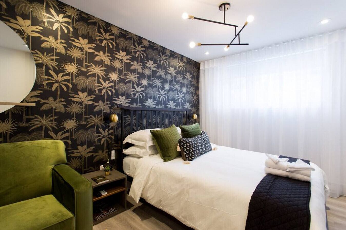 1 chambre, fer et planche à repasser, accès au Wi-Fi (inclus)