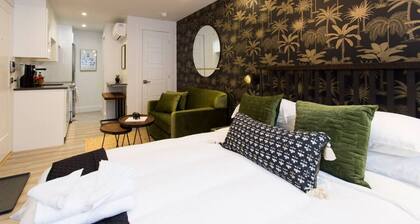 6768 - 103 · Palms Little Italy Mini Studio with full bath by Denstays