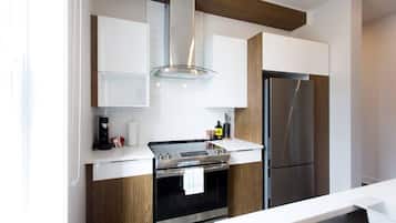 Fridge, microwave, oven, dishwasher