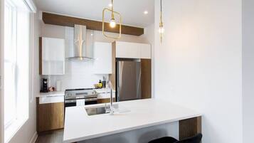 Fridge, microwave, oven, dishwasher