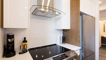 Réfrigérateur, micro-ondes, four, lave-vaisselle