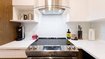 Fridge, microwave, oven, dishwasher