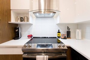 Fridge, microwave, oven, dishwasher