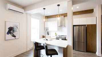 Fridge, microwave, oven, dishwasher