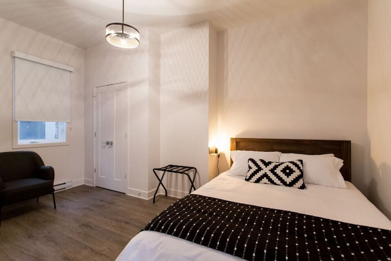 2 bedrooms, desk, iron/ironing board, travel cot