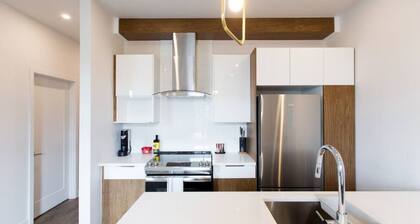 Light Filled 2 Bdr Unit in Mile End by Denstays