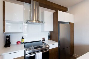 Fridge, microwave, oven, dishwasher