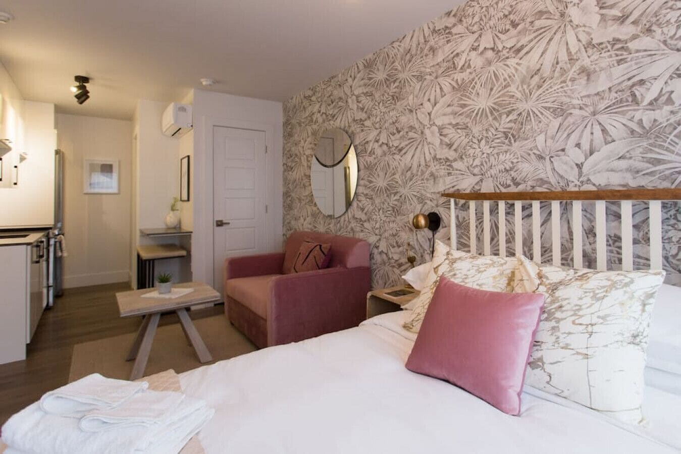 1 soverom, strykejern/-brett, wi-fi (inkludert) og sengetøy