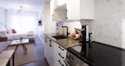 6768 - 302 · Perfect Business Trip Studio with Full Amenities by Denstays
