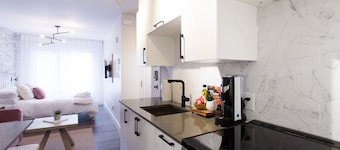 6768 - 302 · Perfect Business Trip Studio with Full Amenities by Denstays