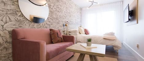 1 habitación, tabla de planchar con plancha, wifi gratis y ropa de cama