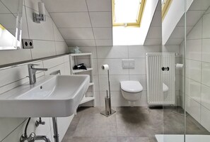 Comfort-Apartment | Badezimmer | Haartrockner, Handtücher