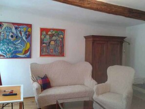 Apartment | Living area | TV