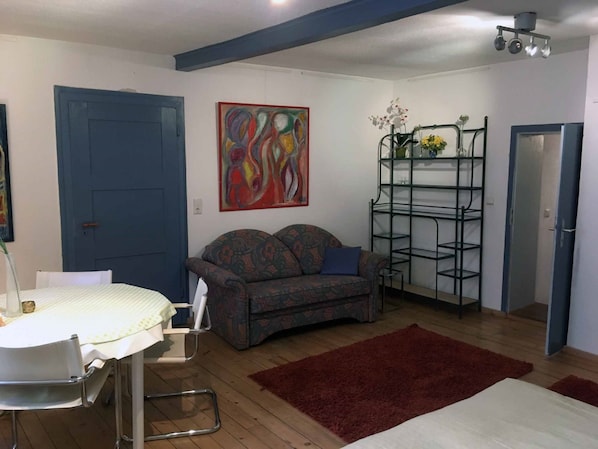 Apartment | Living area | TV