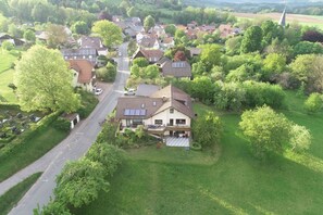 Aerial view - Müllers Ferienwohnungen (Roedental)