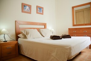 2 slaapkamers, een strijkplank/strijkijzer, wifi, beddengoed