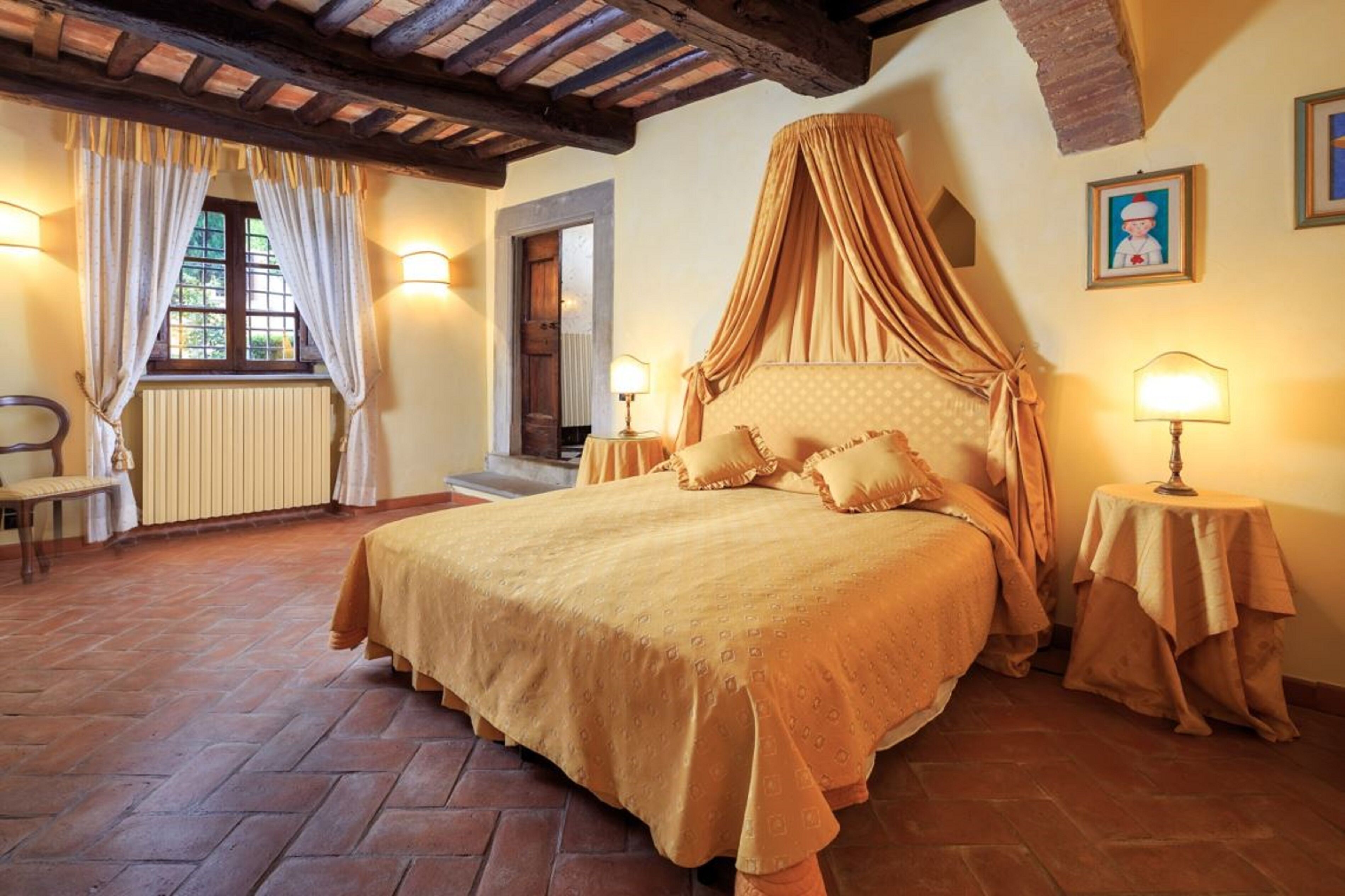 6 chambres, fer et planche à repasser, Wi-Fi, draps fournis