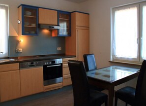 Apartment | Private kitchen | Fridge, oven, dishwasher, coffee/tea maker - Ferienwohnung Martin Hofmann (Buergstadt)