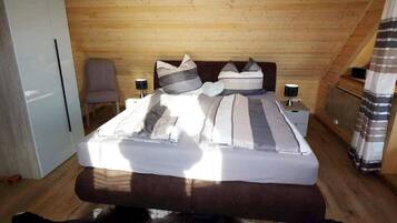 Chalet | 1 bedroom, in-room safe, free WiFi, bed sheets