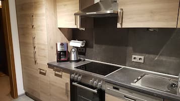 Apartment | Private kitchen | Fridge, microwave, oven, stovetop