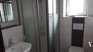 Douche, serviettes fournies
