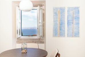 Apartamento luxo, 1 quarto, vista para o rio | Área de estar