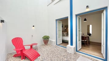 Deluxe suite, 1 slaapkamer, patio | Terras