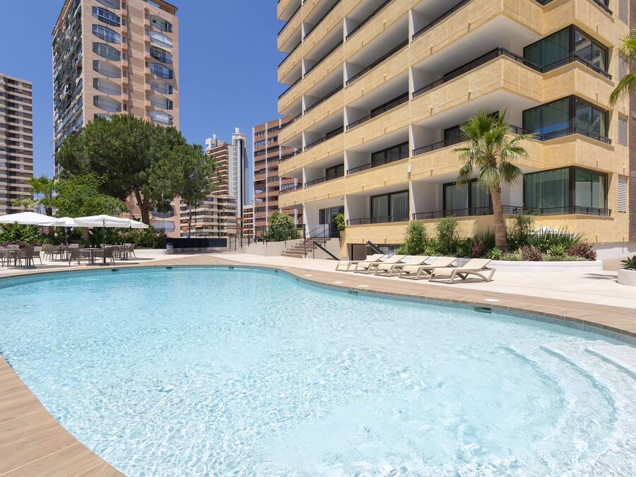 Outdoor pool, open 10:00 AM to 8:00 PM, sun loungers