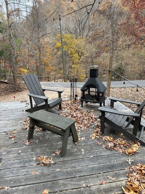 Property grounds - Luxury Tiny Cabin “Sly Fox" (Townsend)