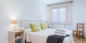 3 bedrooms, iron/ironing board, travel cot, WiFi