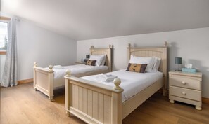 4 bedrooms, iron/ironing board, free WiFi, bed sheets
