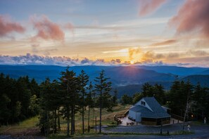 View from room - Corduroy Inn and Lodge, Trademark Collection by Wyndham (Snowshoe)
