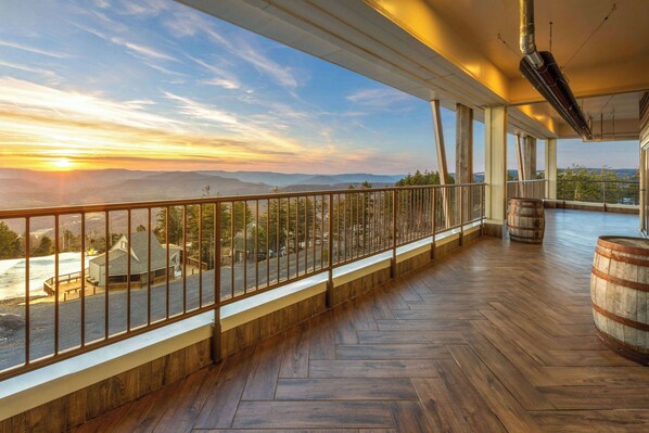 Ballroom - Corduroy Inn and Lodge, Trademark Collection by Wyndham (Snowshoe)